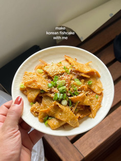 Stir-fried Korean Fishcake (Eomuk) with Garlic and Onions
