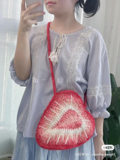 Strawberry Heart Crochet Bag Pattern