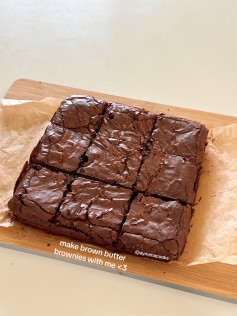 Thick, fudgy brown butter brownies recipe tutorial