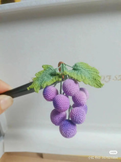 Tiny Crochet Grape Cluster and Leaf Flat Chart Pattern