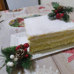 Torta diplomatica: Ricetta con pasta sfoglia, pan di spagna e crema pasticcera al limone