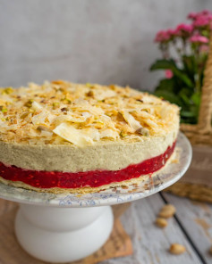 Torta od malina i pistacija sa lisnatim tijestom