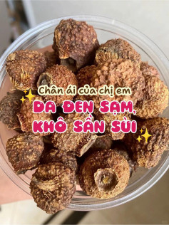 Trà hoa hồng và da đen sâm khô, thức uống thảo mộc giúp làm đẹp da, giảm căng thẳng và cải thiện giấc ngủ