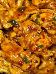 Trứng chiên sốt chua cay tỏi ớt, món trứng ngon ăn kèm cơm trắng