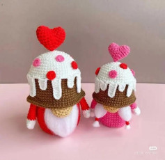 Valentine's Day Cake Elf Crochet Pattern: Step-by-Step Chart for Red and Pink Amigurumi Dolls