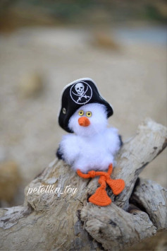 Amigurumi Pirate Seagull Crochet Pattern: Complete Russian Guide with Materials and Step-by-Step Instructions