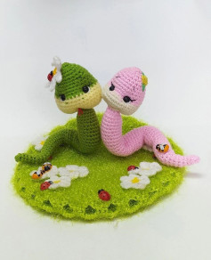 Amigurumi Snake Couple Pattern: Green and Pink Snakes with Flowers and Insects