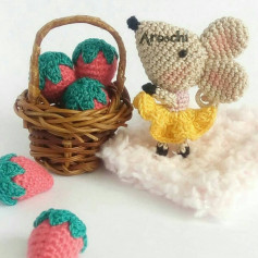 Aroochi Crochet Fairy Mouse Doll Tutorial with Strawberries