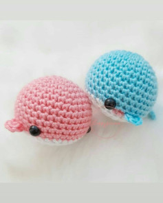Cute Crochet Whale Amigurumi Pattern in Pink and Blue with Bead Eyes