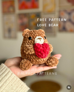 Free Crochet Pattern: Cute Love Bear Amigurumi with Red Heart