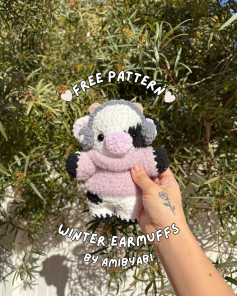 Free Crochet Pattern for Winter Earmuffs by AmiByAbi