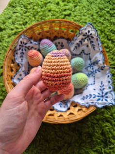 Free Handwritten Crochet Pattern for Colorful Easter Eggs