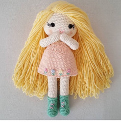 Handwritten Turkish crochet pattern for Betül Bebe doll with long yellow hair, pink dress and green boots
