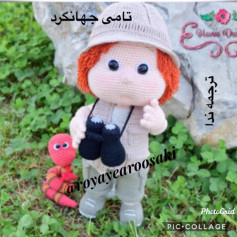 Hướng dẫn chi tiết cách móc búp bê amigurumi tóc đỏ với kính viễn vọng