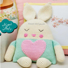 Hướng dẫn chi tiết cách móc búp bê thỏ màu kem và xanh ngọc với tim hồng