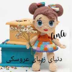 Hướng dẫn móc len búp bê Helen với váy nhiều màu sắc và tóc buộc hai bím