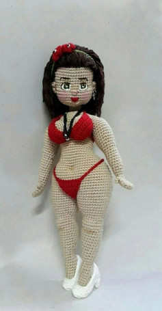 Кукла с пышными формами: схема вязания крючком (Amigurumi)